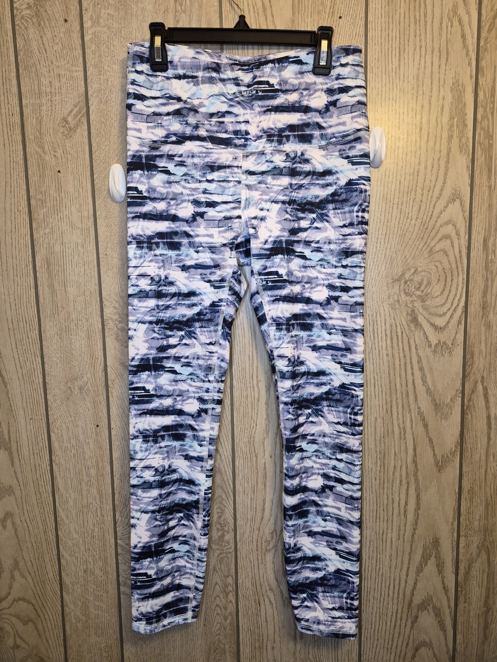 GAIAM Women's Marble-Print Leggings in Navy and White
